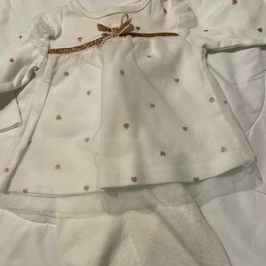 Cute white dress shirt with leggings